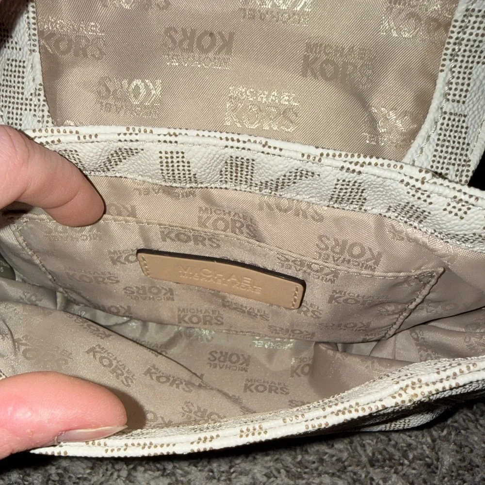 Michael Kors EUC White and Gold Crossbody Bag